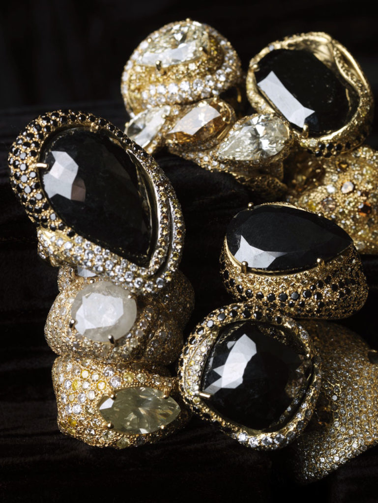 Alta gioielleria Made in Italy - anelli - oro bianco - oro giallo - diamanti - fancy diamonds - pietre preziose